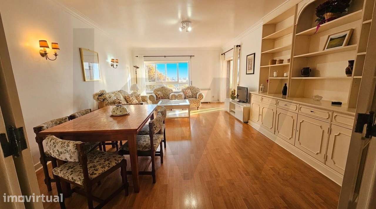 Apartamento T3 Mobilado em Cascais, S João Estoril com vista Mar e est - Grande imagem: 3/32