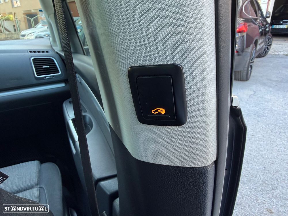 VW Sharan - 11