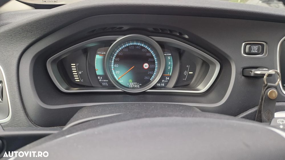 Volvo V40 D2 Ocean Race - 11