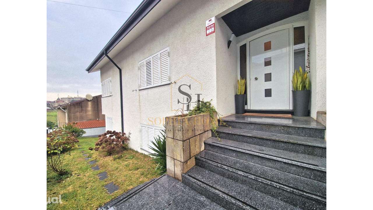 Moradia Independente T4+2 com 475 m² - Grande imagem: 2/14