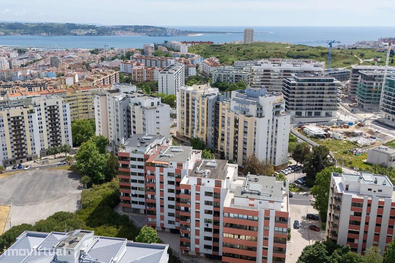 Apartamento T3 Miraflores - Oeiras com Garagem Box - Grande imagem: 2/43