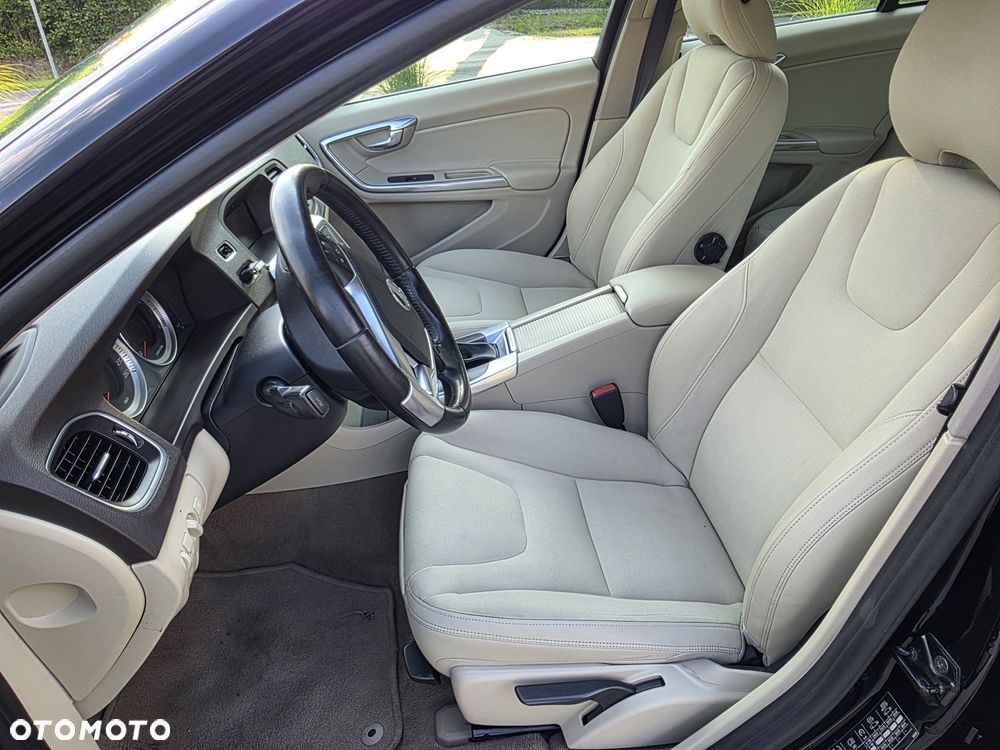 Volvo S60 T4 Momentum - 19