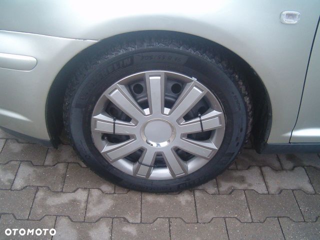 Toyota Avensis - 13