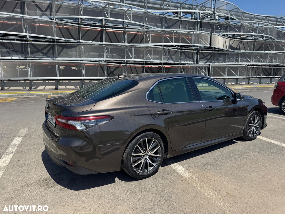 Toyota Camry 2.5 Exclusive - 4