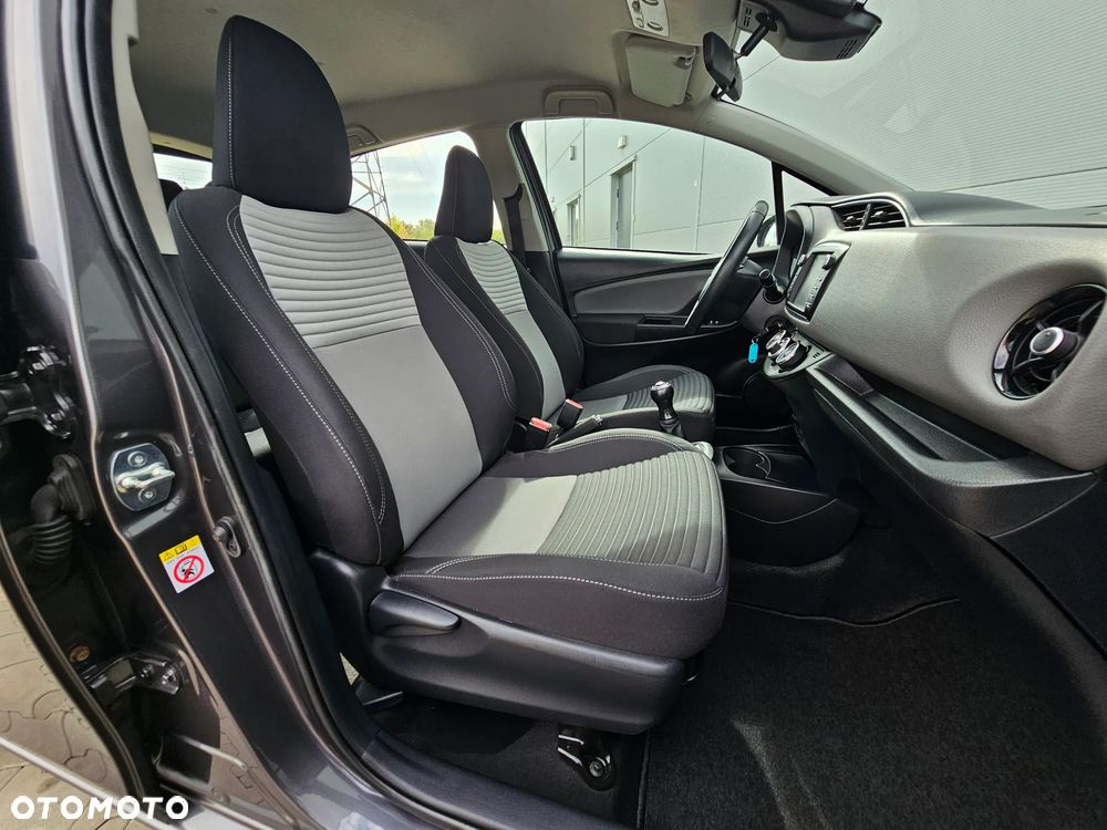 Toyota Yaris 1.0 VVT-i Team Deutschland - 36