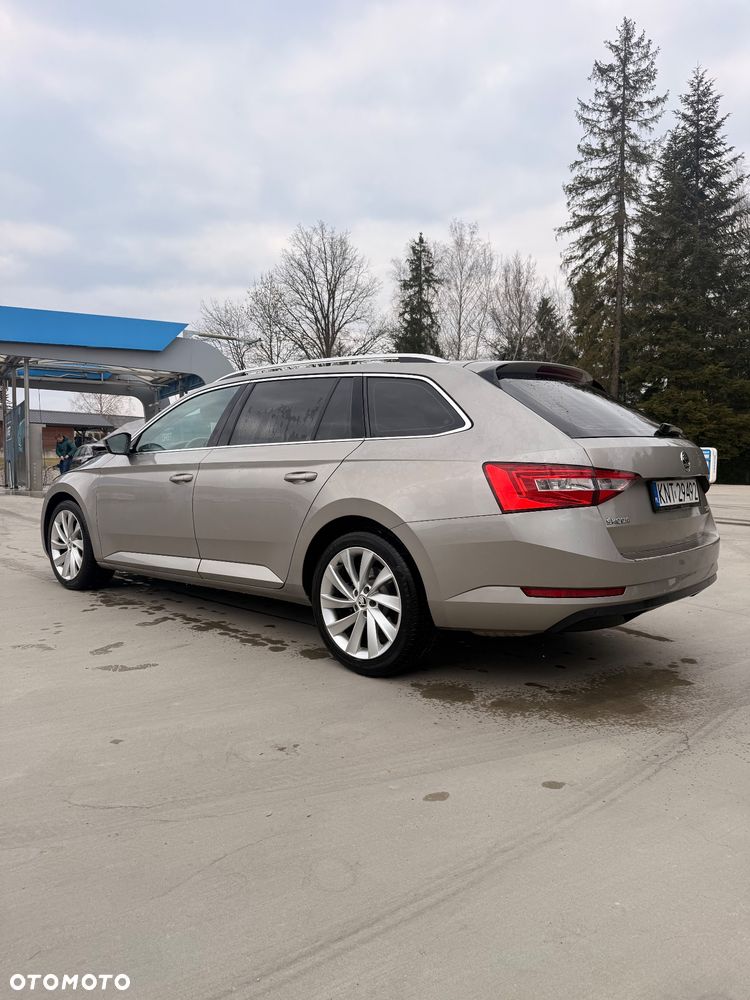 Skoda Superb 2.0 TDI Ambition DSG - 7