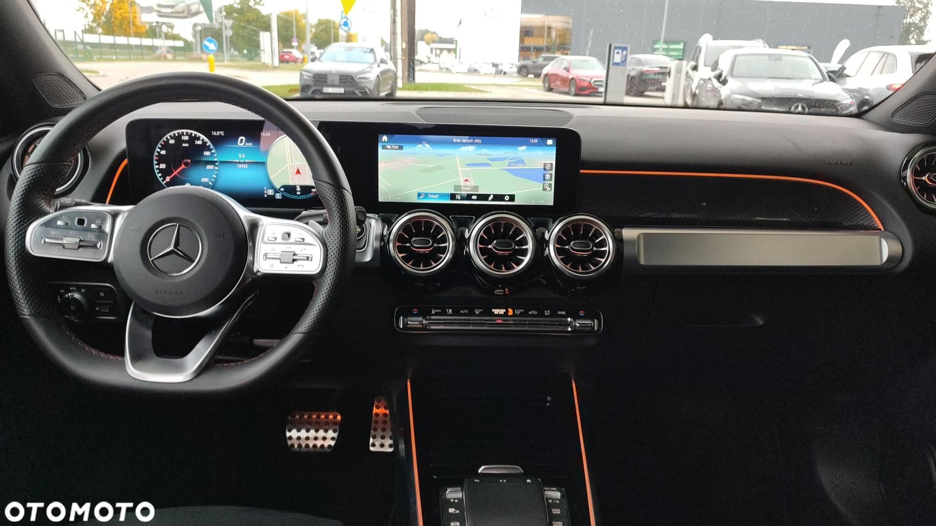 Mercedes-Benz GLB - 11