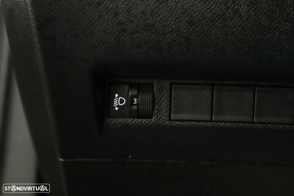 Peugeot 2008 1.2 PureTech Allure - 19