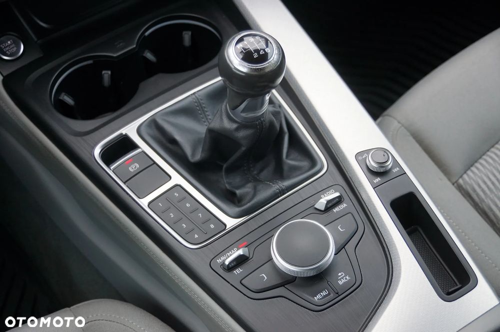 Audi A4 Avant 2.0 TDI - 19