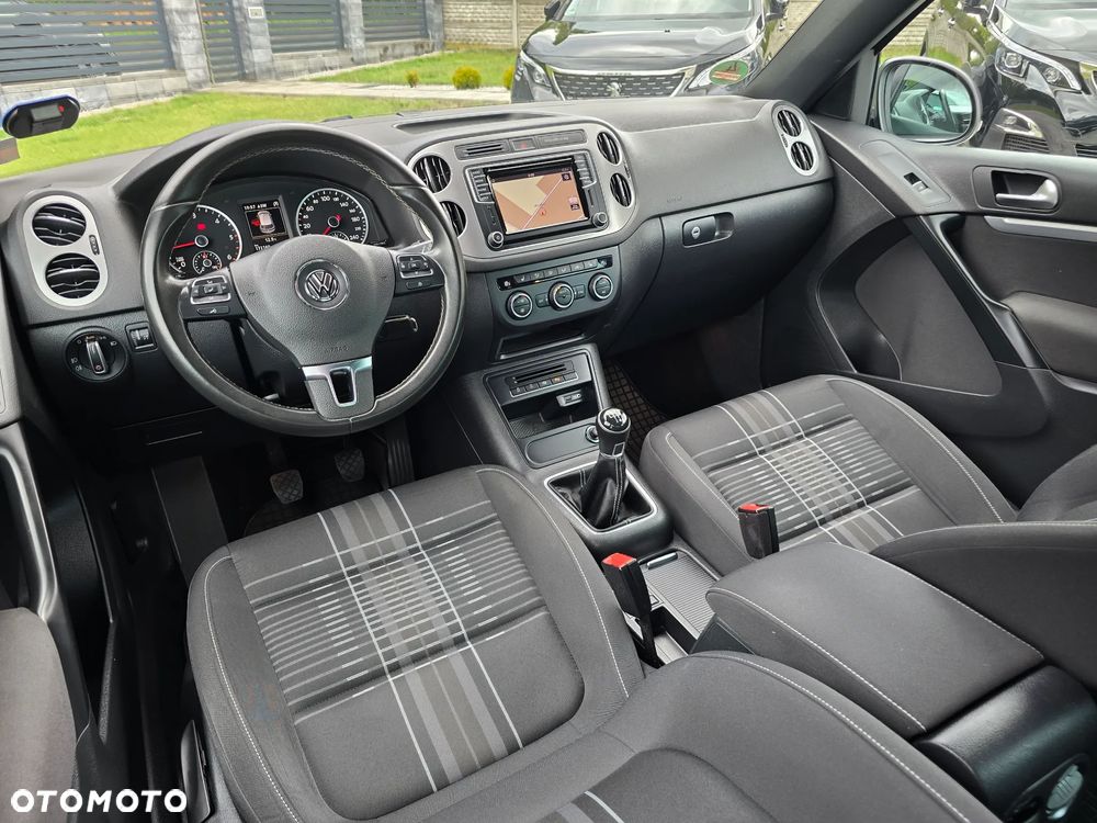 Volkswagen Tiguan 2.0 TDI SCR BlueMotion Technology Lounge Sport & Style - 24