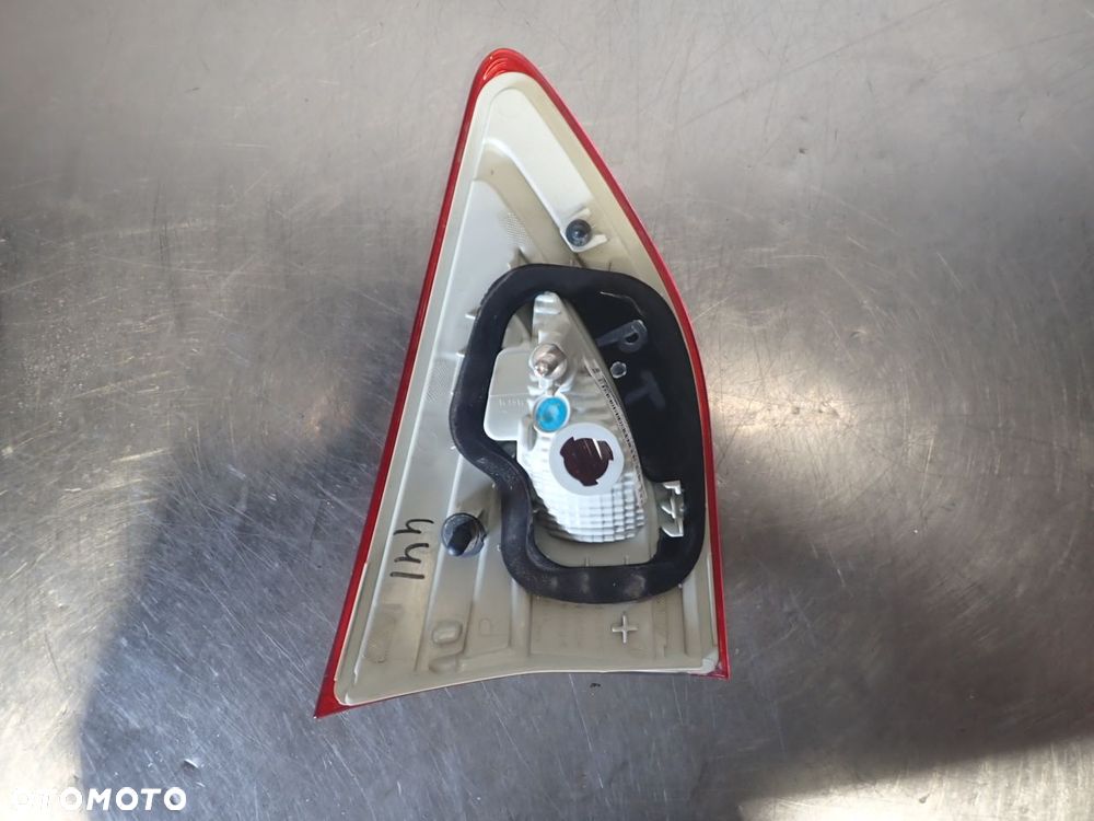 LAMPA PRAWA TYLNA W KLAPIE FORD KUGA II - 2