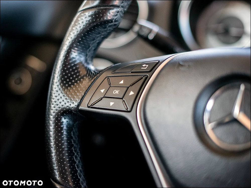 Mercedes-Benz Klasa C 180 BlueEFFICIENCY 7G-TRONIC Avantgarde - 20