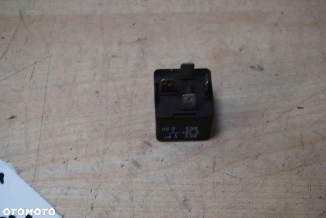 PRZEKAŹNIK "8D0951253A "373"  VW AUDI A6 C6 SEAT SKODA - 5