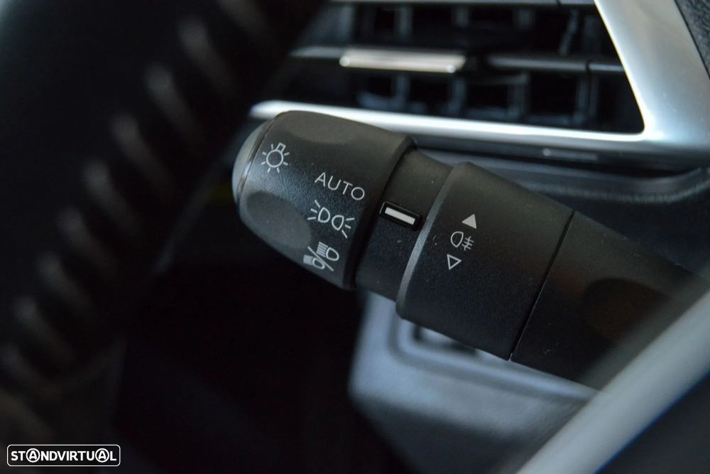 Peugeot 3008 1.5 BlueHDi Active Pack - 32