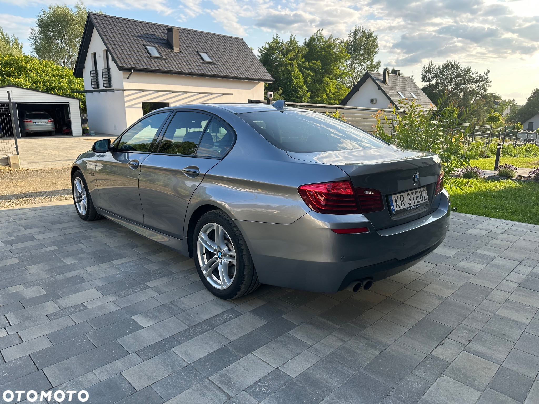 BMW Seria 5 528i xDrive - 12