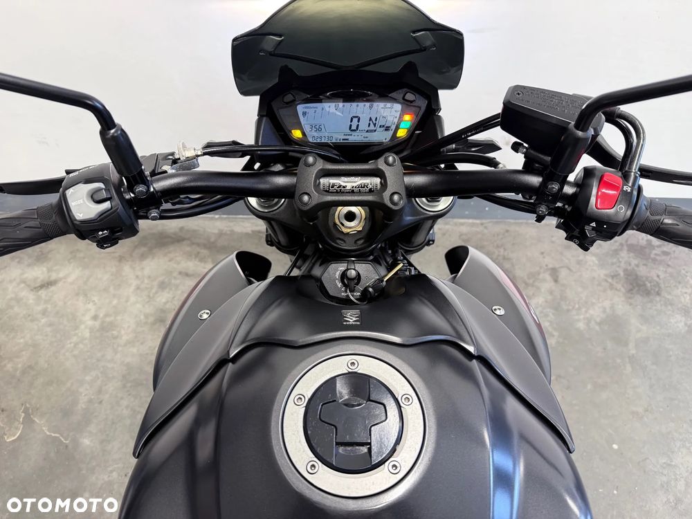 Suzuki GSX - 8