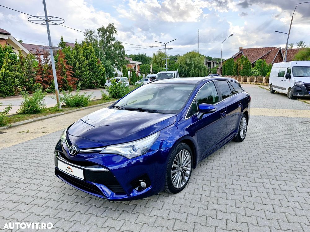 Toyota Avensis 2.0 D-4D Executive - 1