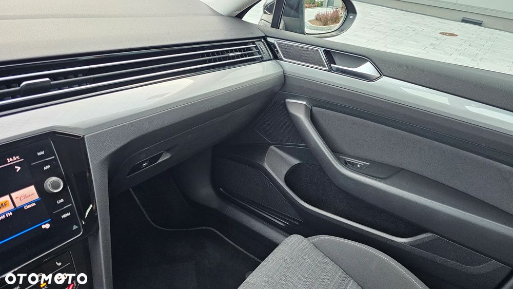 Volkswagen Passat Variant 2.0 TDI EVO Business DSG - 27