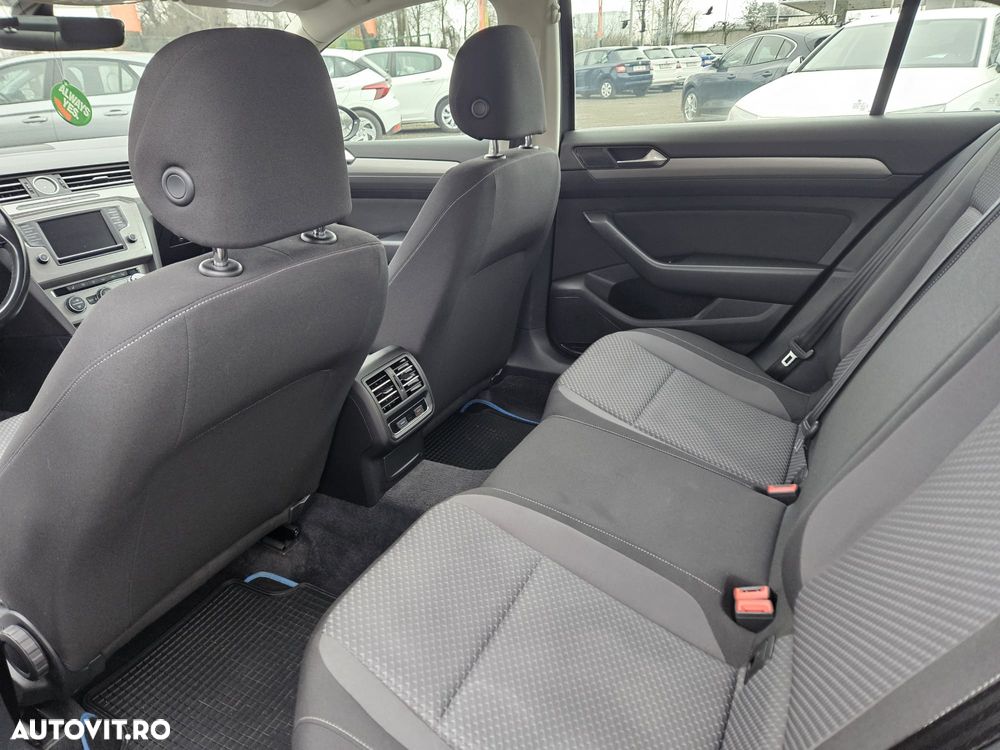 Volkswagen Passat Variant 2.0 TDI Trendline - 6
