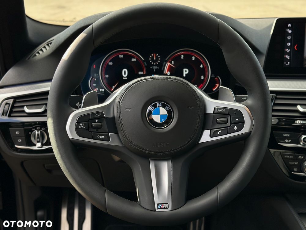BMW Seria 5 520d xDrive M Sport sport - 16