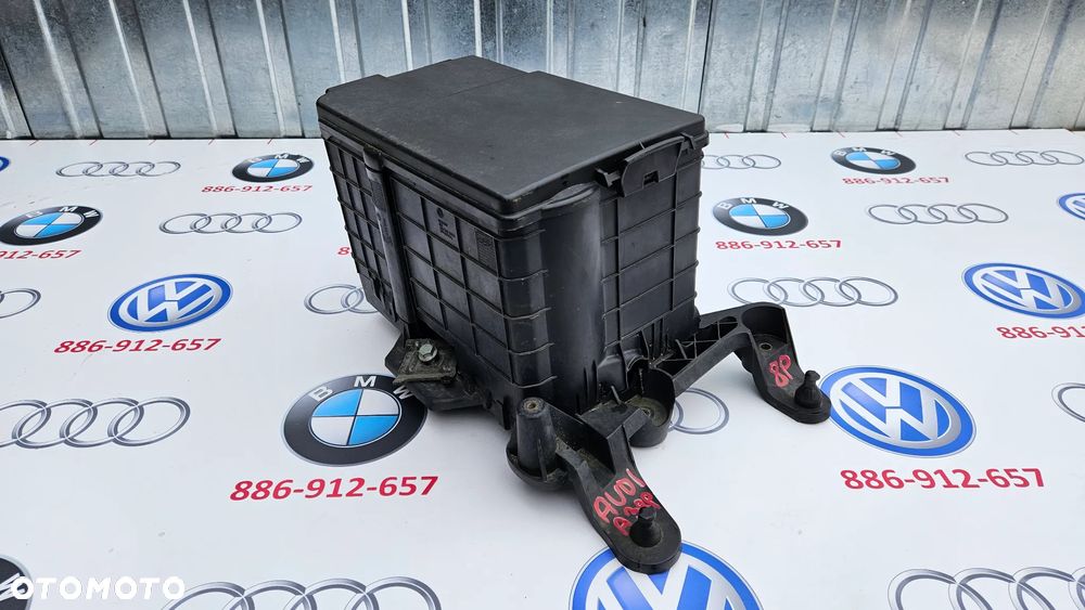 Audi A3 8P Kompletna obudowa akumulatora 1K0915333B - 2