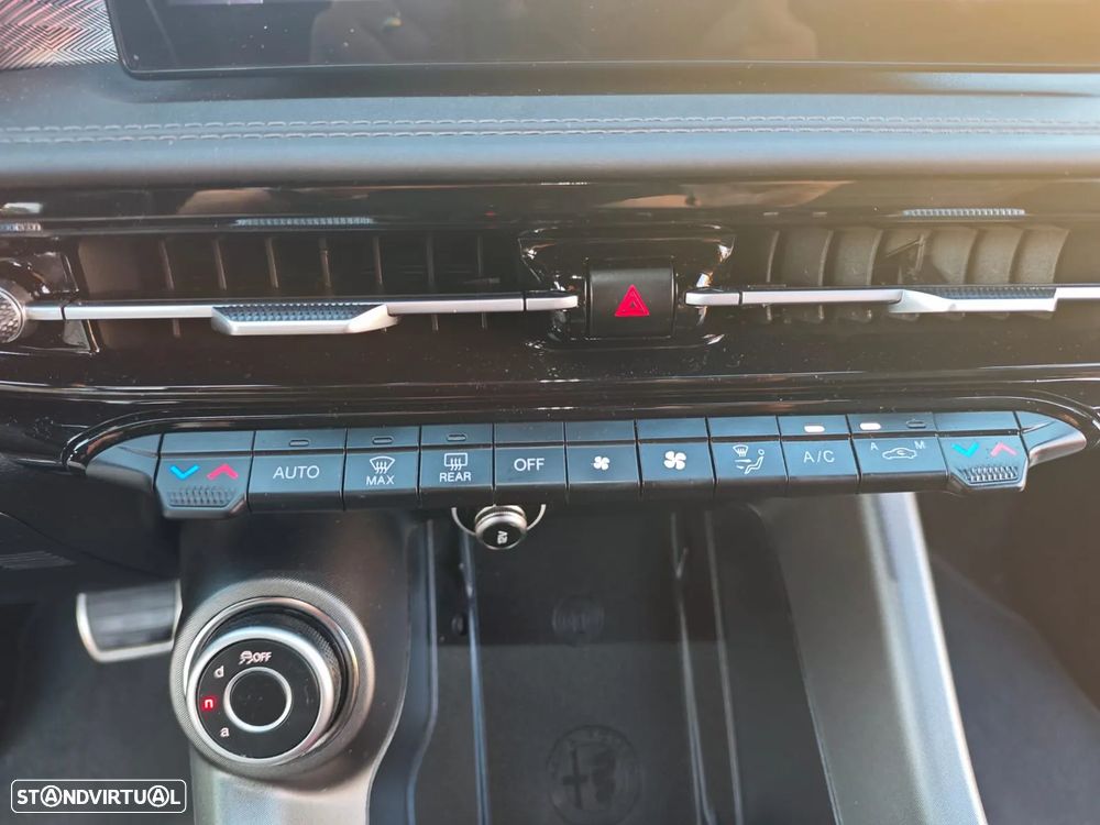 Alfa Romeo Tonale 1.5 Hybrid Edizione Speciale - 9
