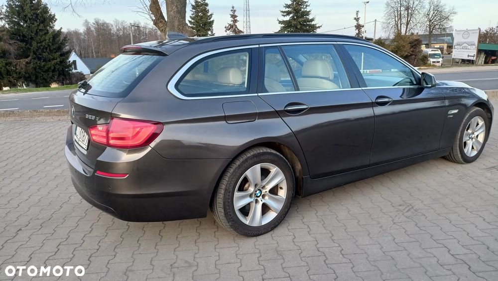 BMW Seria 5 525d xDrive Luxury Line - 3