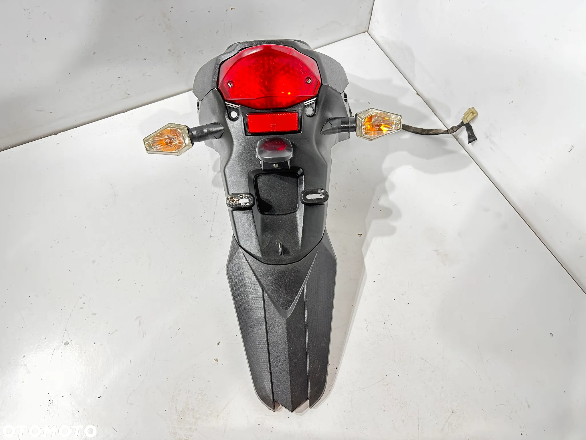 Lampa błotnik tył Sym Crox 50 - 7