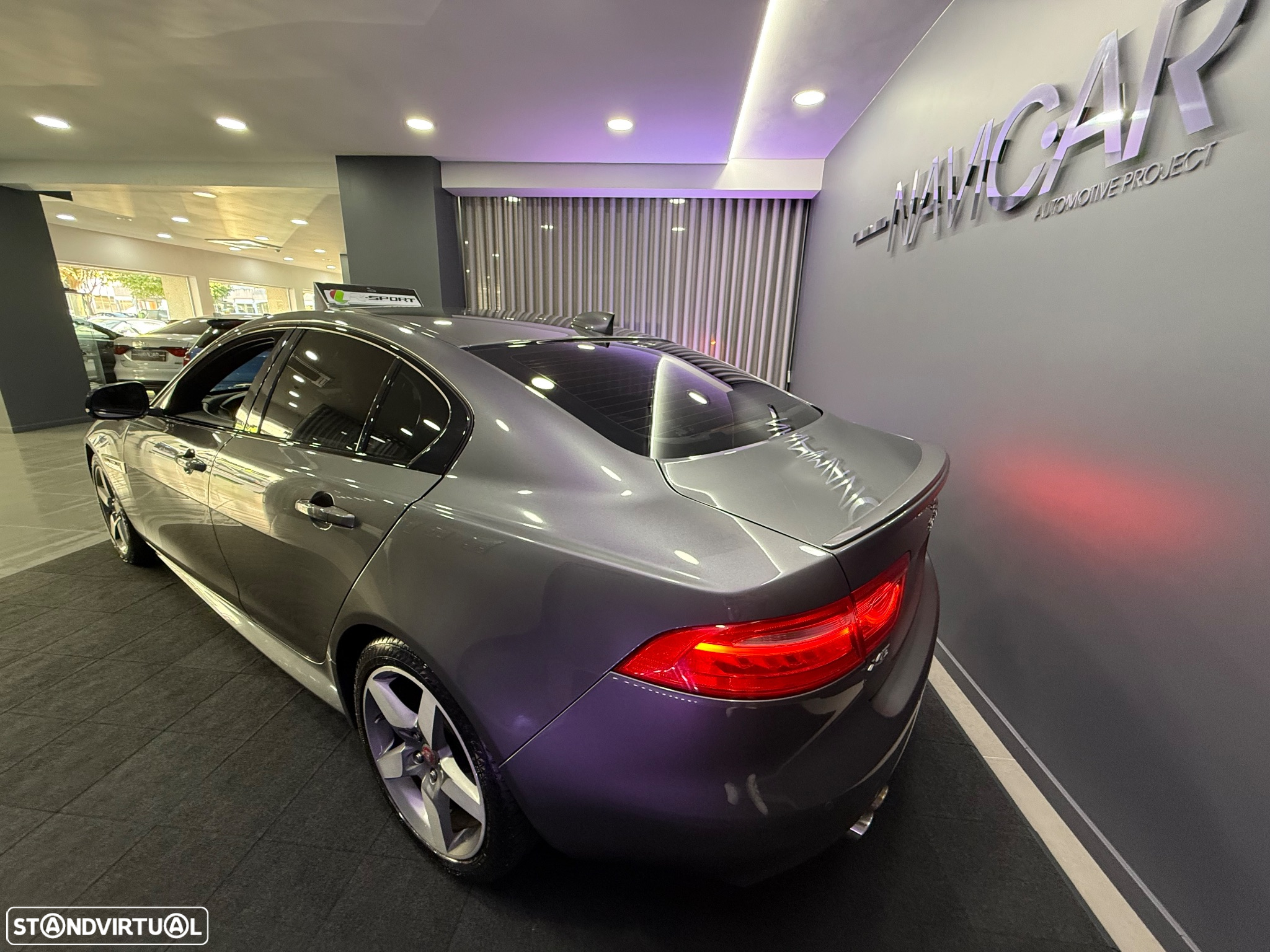 Jaguar XE 2.0 D R-Sport Aut. - 11