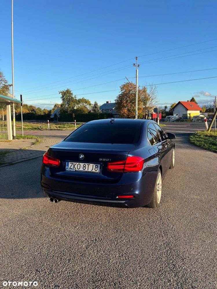 BMW Seria 3 330i - 19