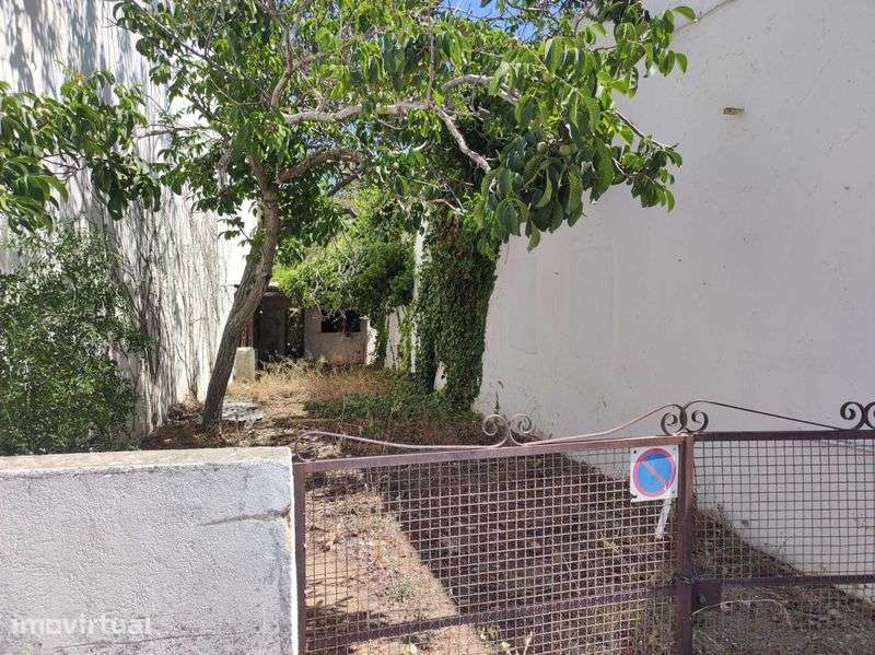 Moradia de 7 assoalhadas, para recuperação, num lote de 602m2,  LOULÉ - Grande imagem: 3/12