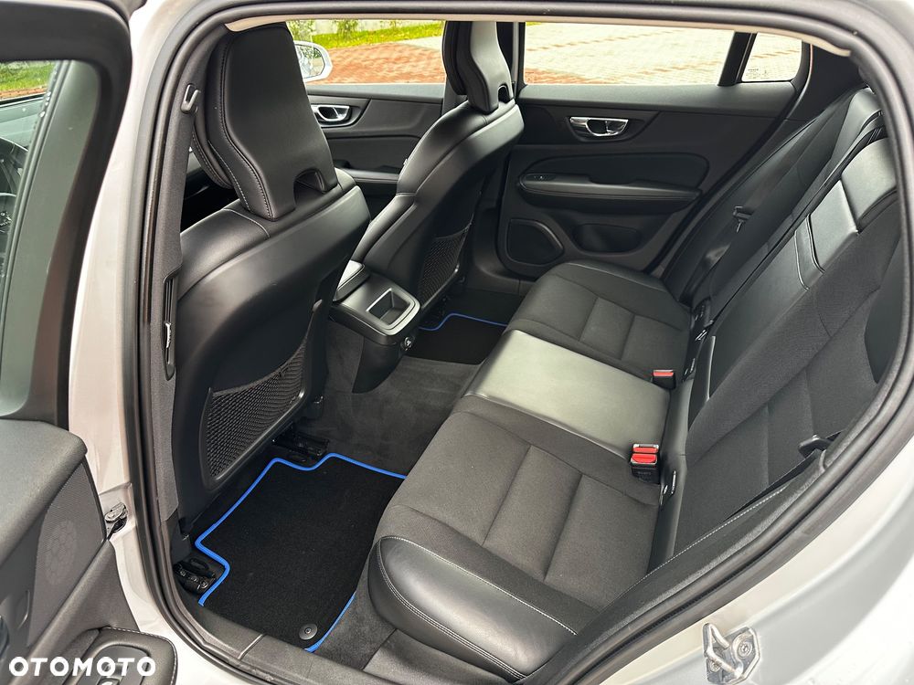 Volvo V60 D3 Momentum - 11