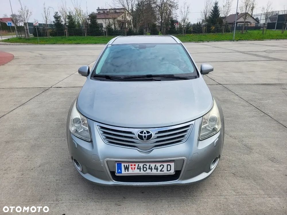 Toyota Avensis 2.0 D-4D 2010 - 5