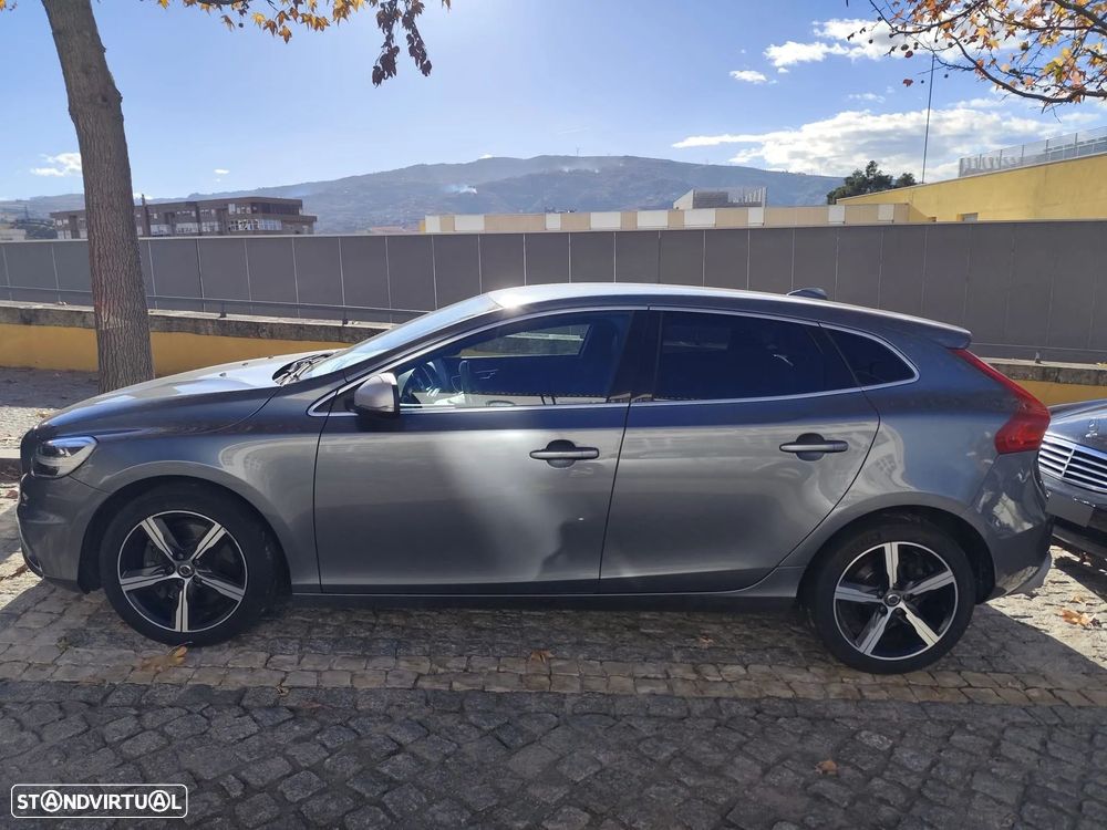 Volvo V40 D2 Geartronic RDesign - 1