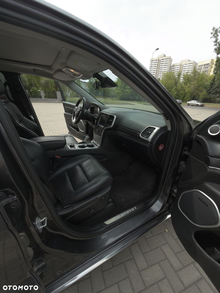 Jeep Grand Cherokee - 16