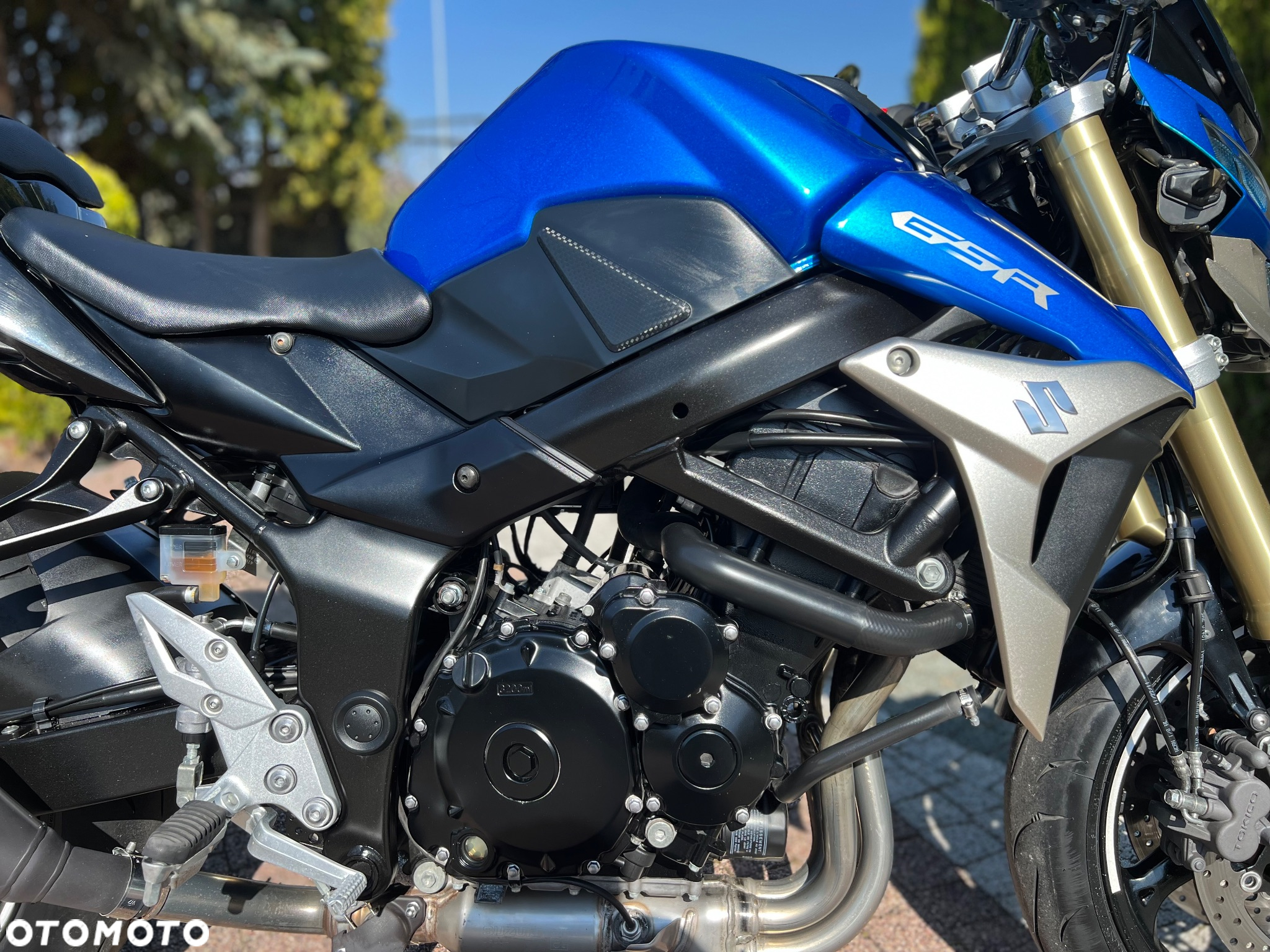 Suzuki GSR - 7