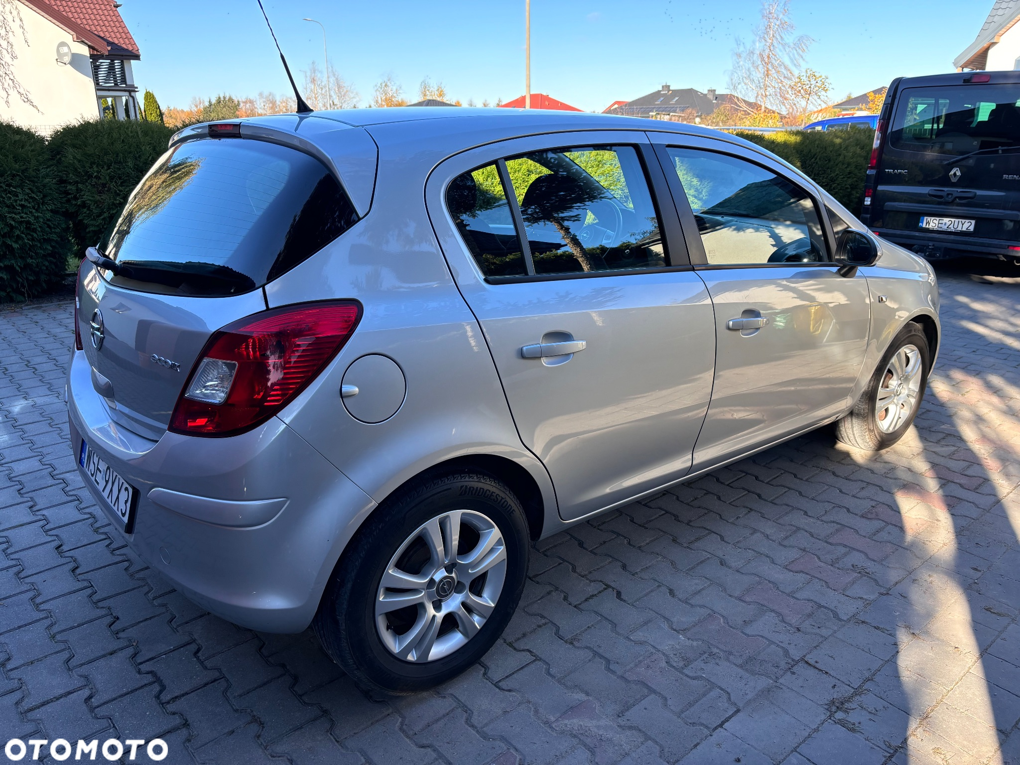 Opel Corsa 1.2 16V Cosmo - 2
