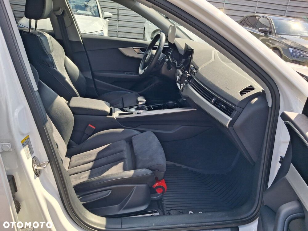 Audi A4 Limousine - 13
