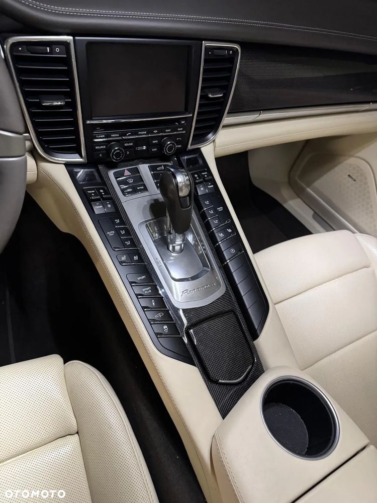 Porsche Panamera 4S - 7