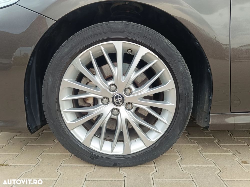 Toyota Camry Executive - 6