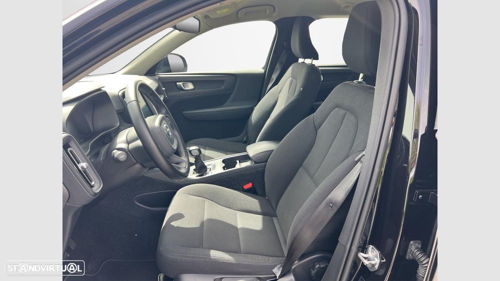 Volvo XC 40 1.5 T3 Momentum Tech Edition - 11