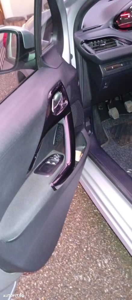 Peugeot 208 PureTech 82 Active - 11