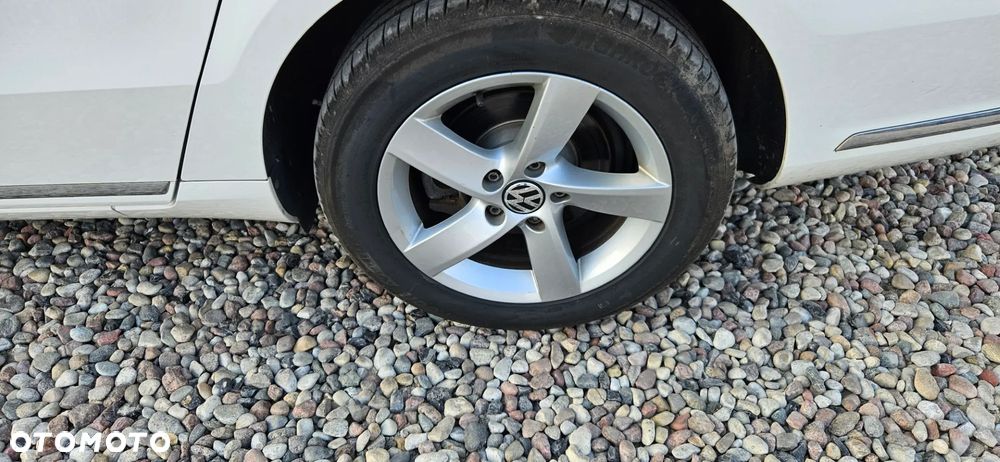 Volkswagen Passat 2.0 TDI Highline - 14