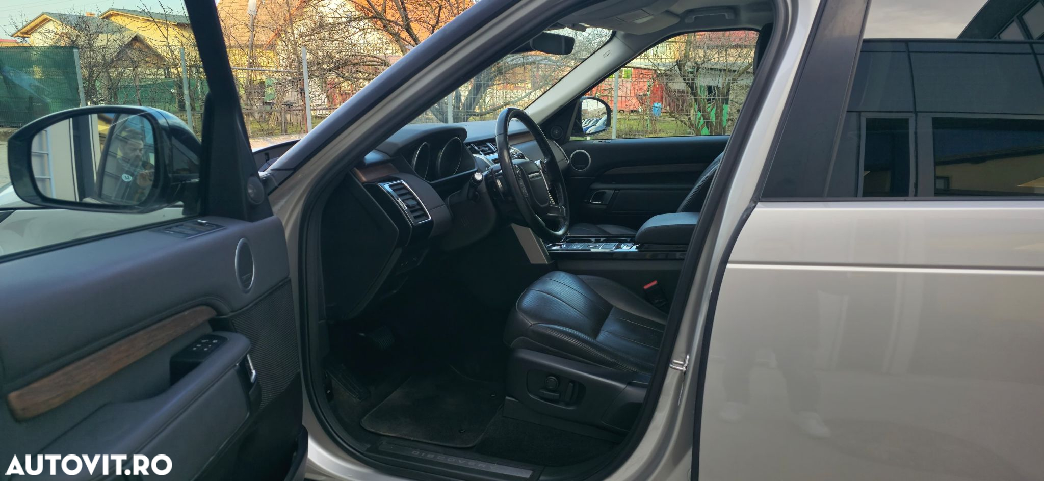 Land Rover Discovery 3.0 L TD6 SE - 10