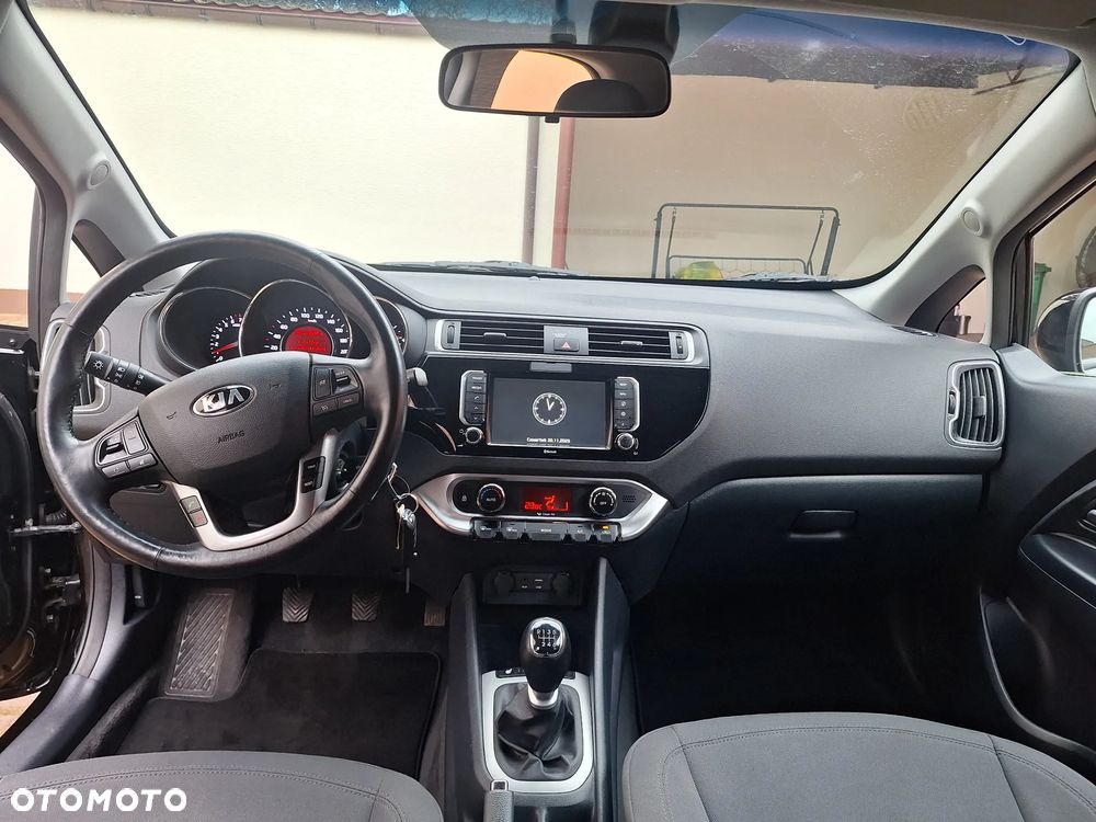 Kia Rio 1.4 Dream Team Edition - 12