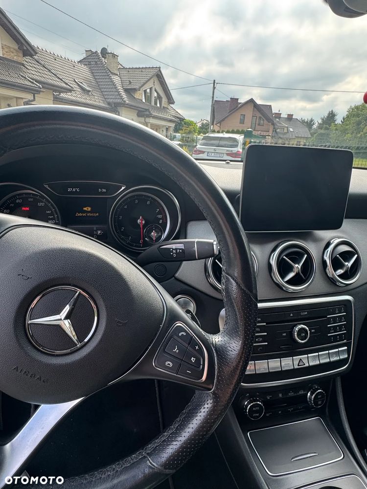 Mercedes-Benz GLA 250 4-Matic AMG Line - 18
