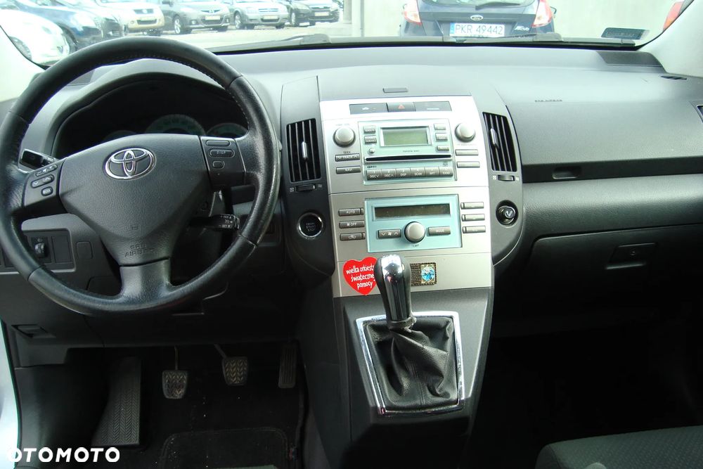 Toyota Corolla Verso - 10