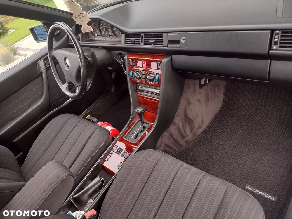 Mercedes-Benz W124 (1984-1993) ver-300-4--matic - 21