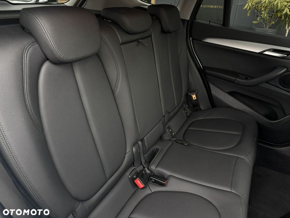 BMW X1 sDrive18i GPF xLine - 35