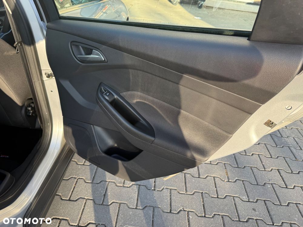 Ford Focus 1.6 EcoBoost Edition Start - 15